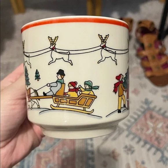 Vintage Festive Ceramic Mug with Holiday Design - Picture 2 of 5